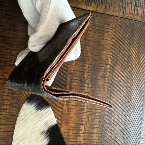 - Louis Vuitton, men's monogram, bifold, wallet, vintage - Picture 4 of 17